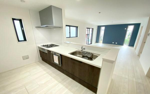 �_�ސ쌧���l�s�`��擌�i�J3���ڂ̐V�z��ˌ��ẴL�b�`��