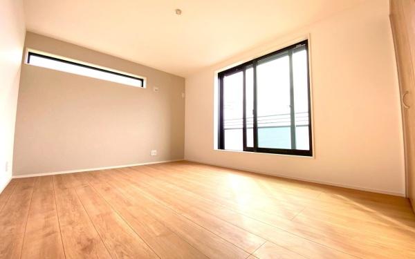 �_�ސ쌧���l�s�`��擌�i�J3���ڂ̐V�z��ˌ��Ă̐Q��