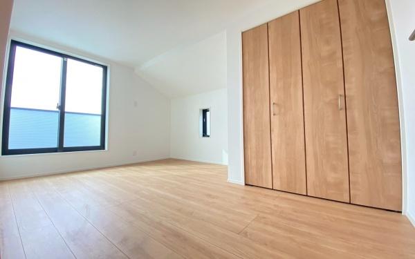 �_�ސ쌧���l�s�`��擌�i�J3���ڂ̐V�z��ˌ��Ă̎q������