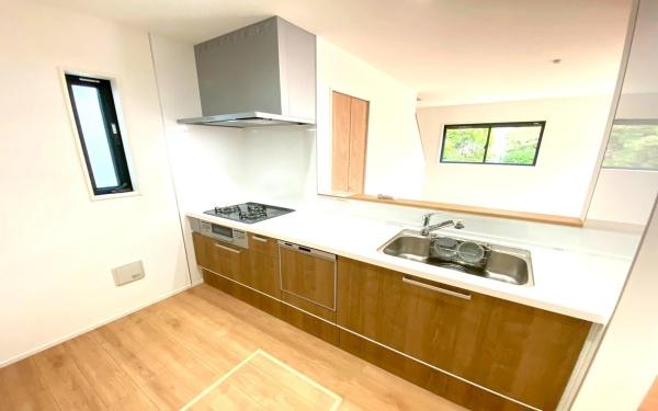 �_�ސ쌧���l�s�`��擌�i�J3���ڂ̐V�z��ˌ��ẴL�b�`��