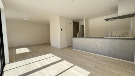 �_�ސ쌧���l�s���a�򒆉��k3���ڂ̐V�z��ˌ��Ẵ��r���O