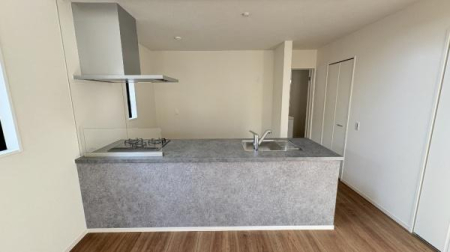 �_�ސ쌧���l�s���a�򒆉��k3���ڂ̐V�z��ˌ��ẴL�b�`��