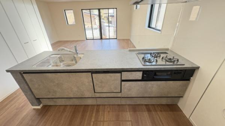 �_�ސ쌧���l�s���a�򒆉��k3���ڂ̐V�z��ˌ��ẴL�b�`��