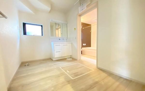 �_�ސ쌧���s�����扤�T����6���ڂ̐V�z��ˌ��Ă̐��ʑ�E���ʏ�