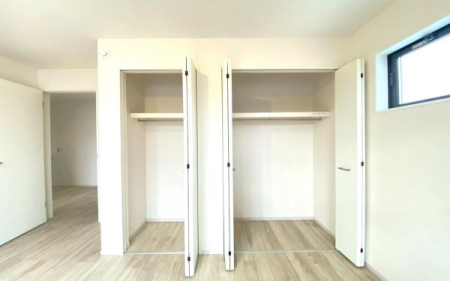 �_�ސ쌧���s�����扤�T����6���ڂ̐V�z��ˌ��Ă̎��[