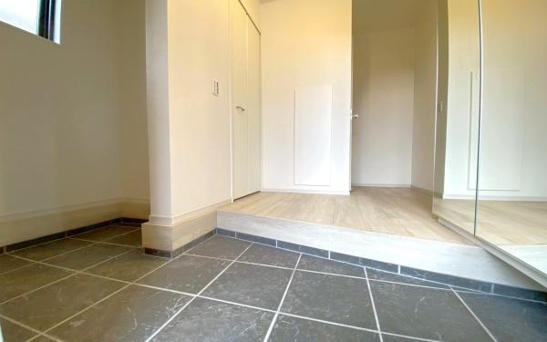 �_�ސ쌧���s�����扤�T����6���ڂ̐V�z��ˌ��Ă̌���