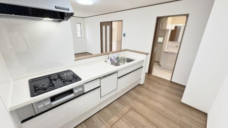 �_�ސ쌧���s�{�O�擌�L�n3���ڂ̐V�z��ˌ��ẴL�b�`��