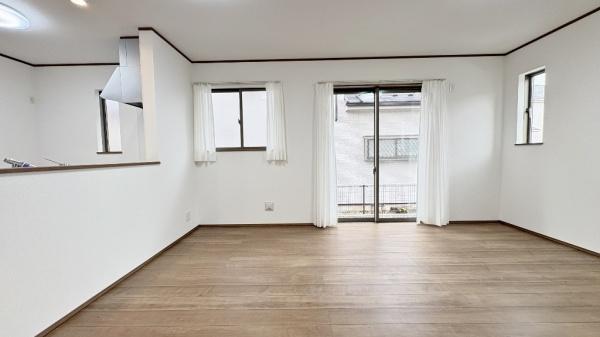 �_�ސ쌧���s�{�O�擌�L�n3���ڂ̐V�z��ˌ��Ẵ��r���O