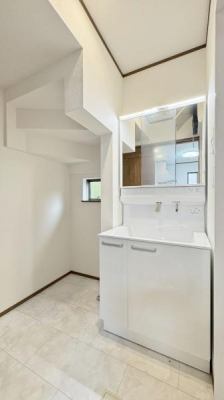 �_�ސ쌧���s�{�O�擌�L�n3���ڂ̐V�z��ˌ��Ă̐��ʑ�E���ʏ�