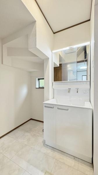 �_�ސ쌧���s�{�O�擌�L�n3���ڂ̐V�z��ˌ��Ă̐��ʑ�E���ʏ�