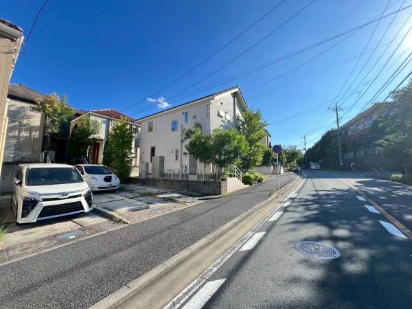 �_�ސ쌧���l�s�t�悠���ݖ�1���ڂ̒��È�ˌ��Ă̑O�ʓ��H�܂ތ��n�ʐ^