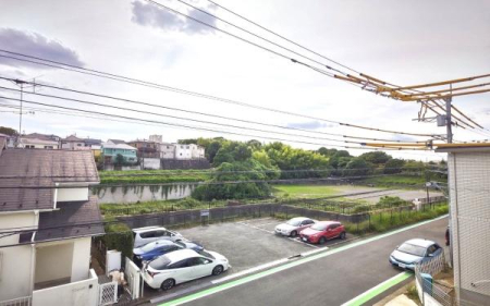 �_�ސ쌧���l�s�t��`�q�c1���ڂ̐V�z��ˌ��Ă̏Z�˂���̒��]�ʐ^