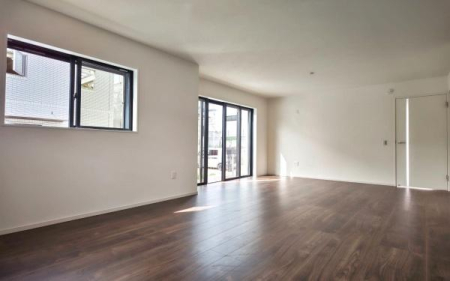 �_�ސ쌧���l�s�t��`�q�c1���ڂ̐V�z��ˌ��Ẵ��r���O