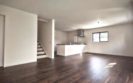 �_�ސ쌧���l�s�t��`�q�c1���ڂ̐V�z��ˌ��Ẵ��r���O